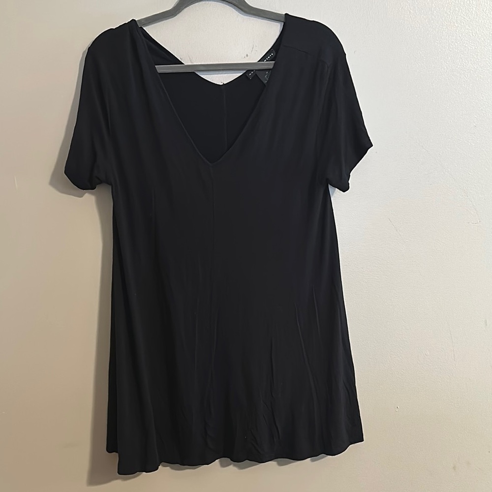 Black V-Neck Short Sleeve Top